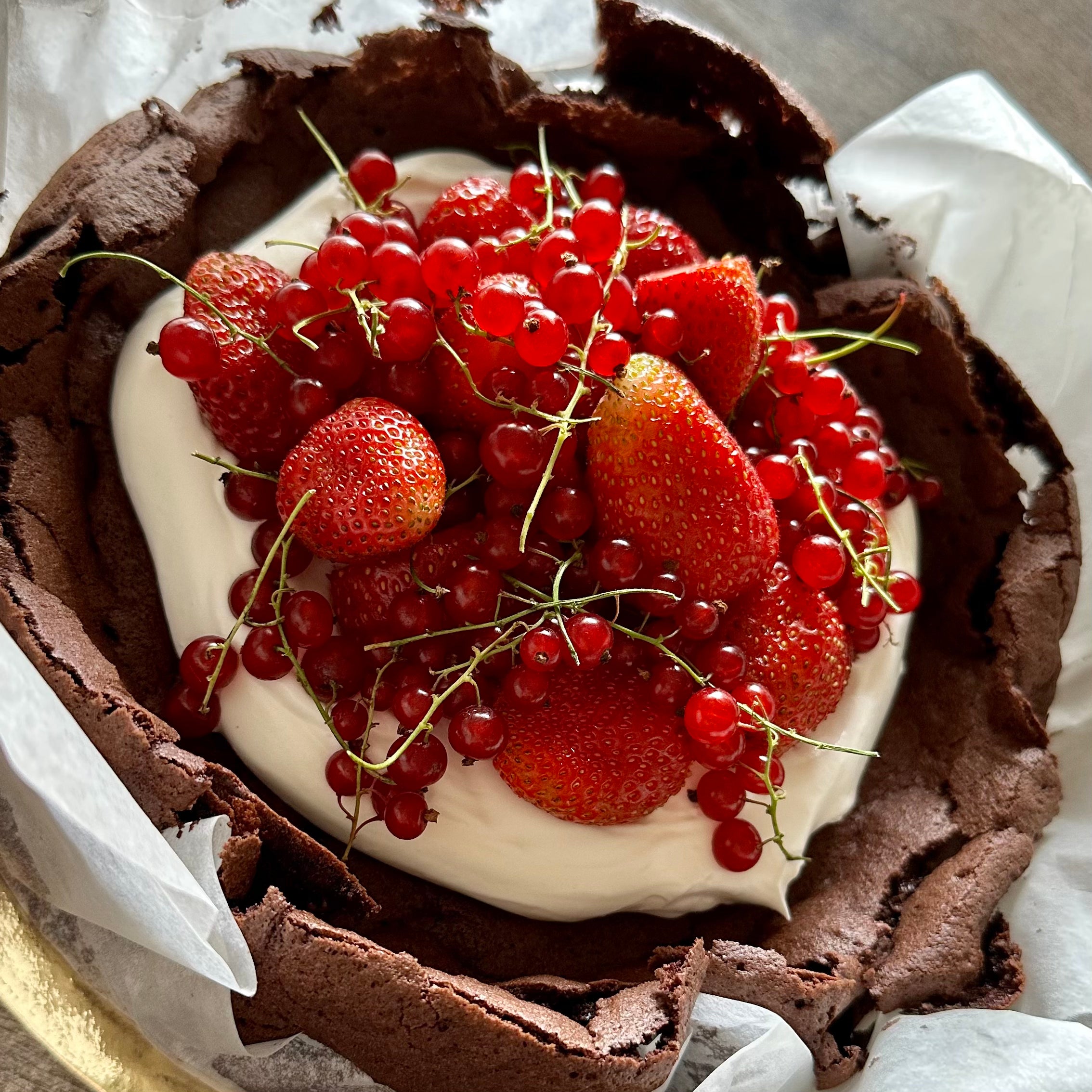 Berry Flourless Chocolate Cake